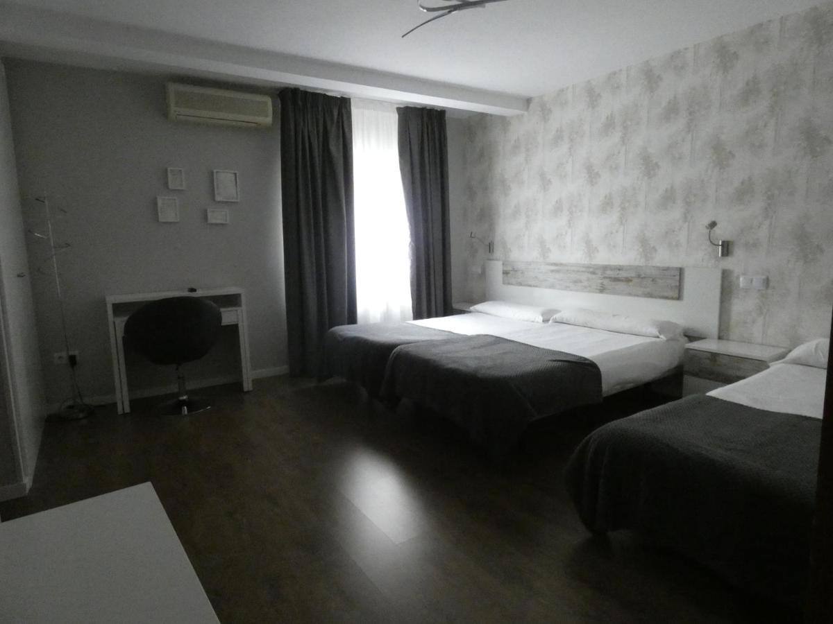 Hotel Vivar Гриньон Экстерьер фото