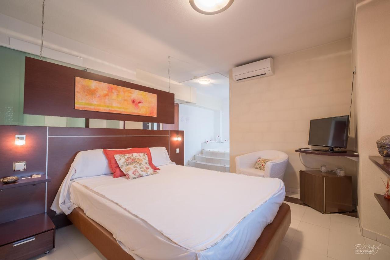 Hotel Vivar Гриньон Экстерьер фото