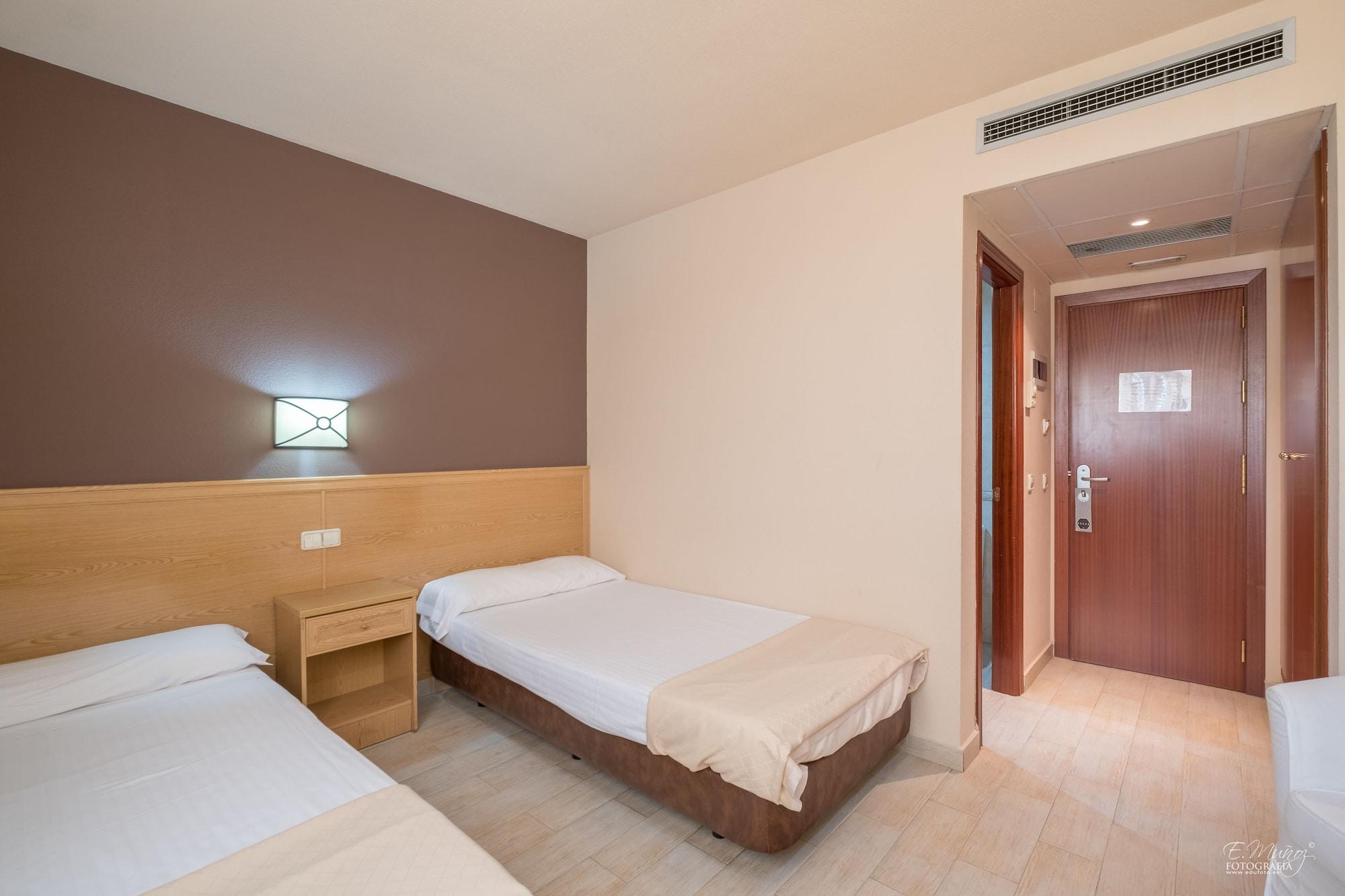 Hotel Vivar Гриньон Экстерьер фото