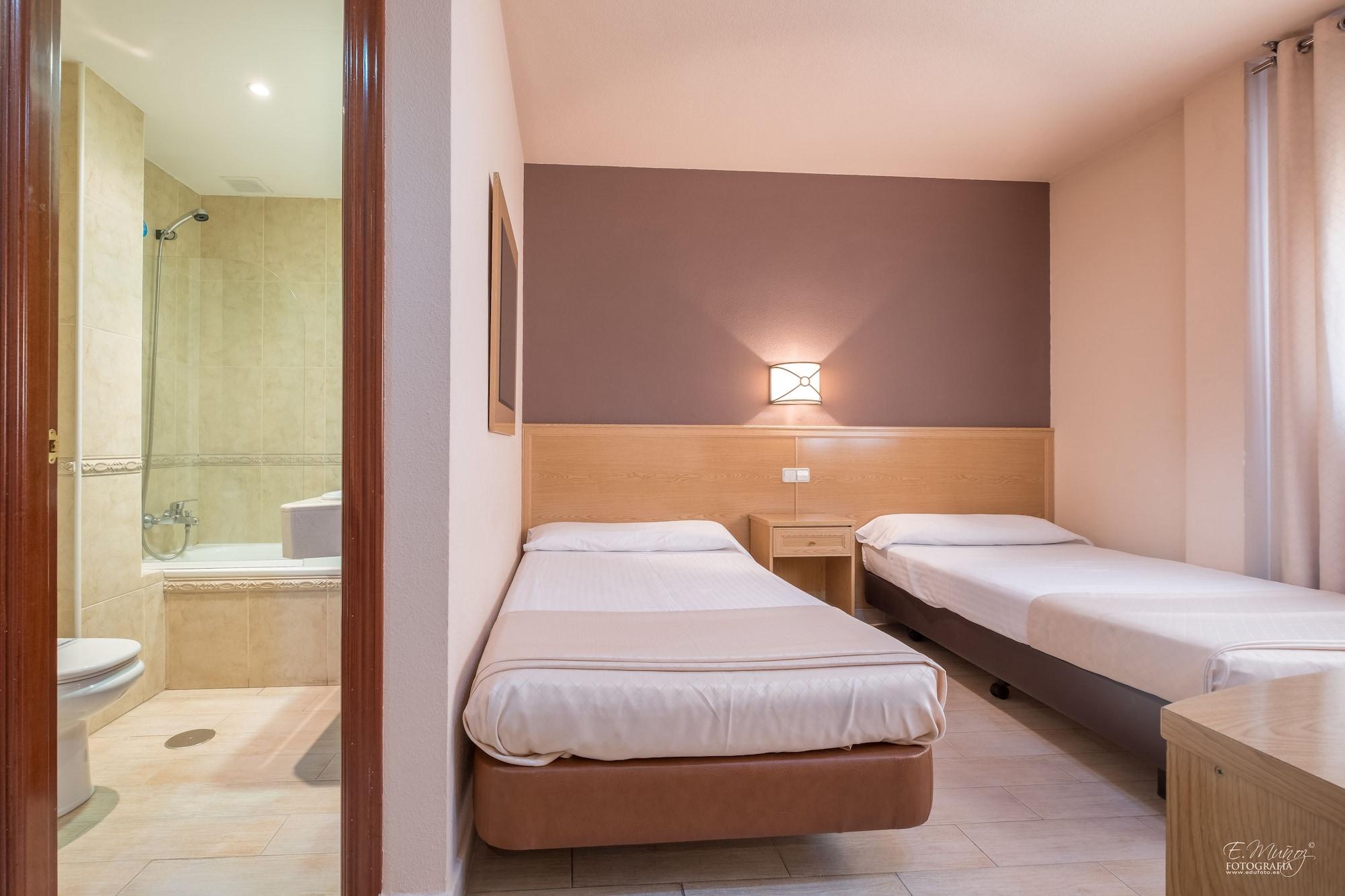 Hotel Vivar Гриньон Экстерьер фото