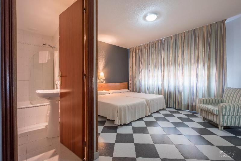 Hotel Vivar Гриньон Номер фото