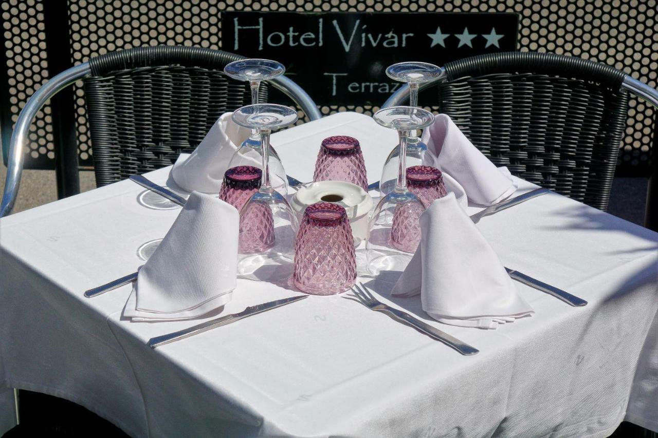 Hotel Vivar Гриньон Экстерьер фото