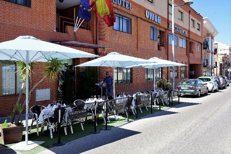 Hotel Vivar Гриньон Экстерьер фото